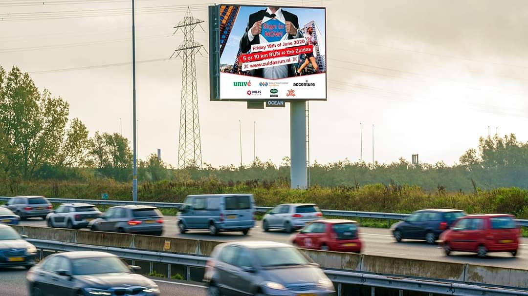 Heb je ons gespot afgelopen weekend? 👀

De inschrijving voor de Zuidas Run 2020 is geopend! Daarom zijn we het hele weekend zichtbaar geweest langs de A1, de A5 en bij de Coentunnel! 🙌

Meedoen? Sprint dan naar onze website: zuidasrun.nl/nl/inschrijven/ 🏃‍♂🏃‍♂ #ZAR2020
