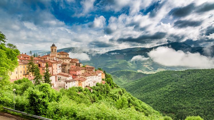 InspiredLuxury's tweet photo. #TravelTuesday is always a day we love ❤️.

Today escape to the scenic region of #Umbria with this idyllic Italian getaway 👇.

Including a FREE room upgrade, welcome drink and FREE spa access, you couldn’t ask for a better deal 🙂.

Book today 👉 https://t.co/Y31TDgRV4f https://t.co/rZ5mqbkmaB