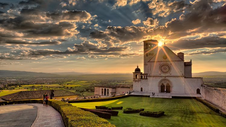 InspiredLuxury's tweet photo. #TravelTuesday is always a day we love ❤️.

Today escape to the scenic region of #Umbria with this idyllic Italian getaway 👇.

Including a FREE room upgrade, welcome drink and FREE spa access, you couldn’t ask for a better deal 🙂.

Book today 👉 https://t.co/Y31TDgRV4f https://t.co/rZ5mqbkmaB
