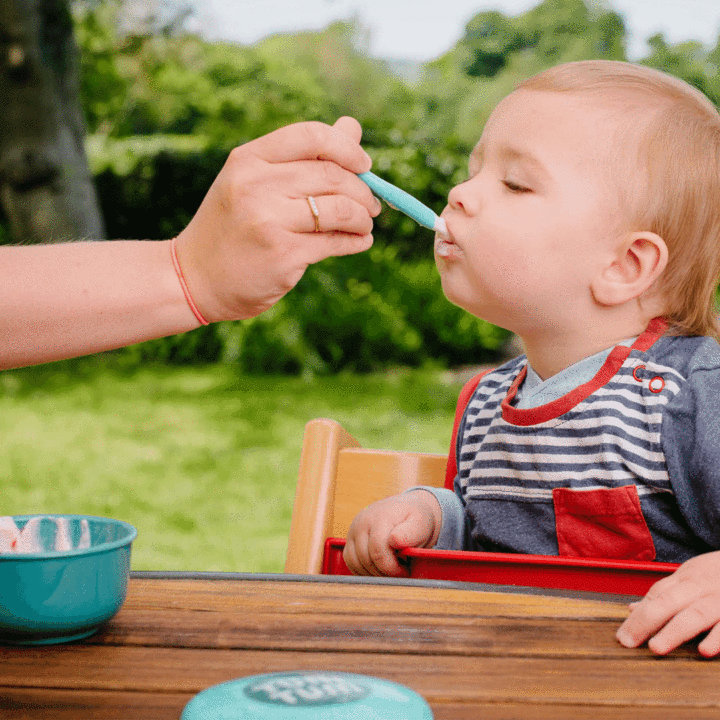 TUMTUMTOTS's tweet photo. TUM TUM Peepo baby weaning pots are ideal for babies. Whether you choose a baby-led weaning or different approach, our pots are perfect for a range of different foods. https://t.co/BHSqjSHjXM 

#babyweaning 
#weaning 
#babyledweaning
#baby https://t.co/ylBtM4Oya7