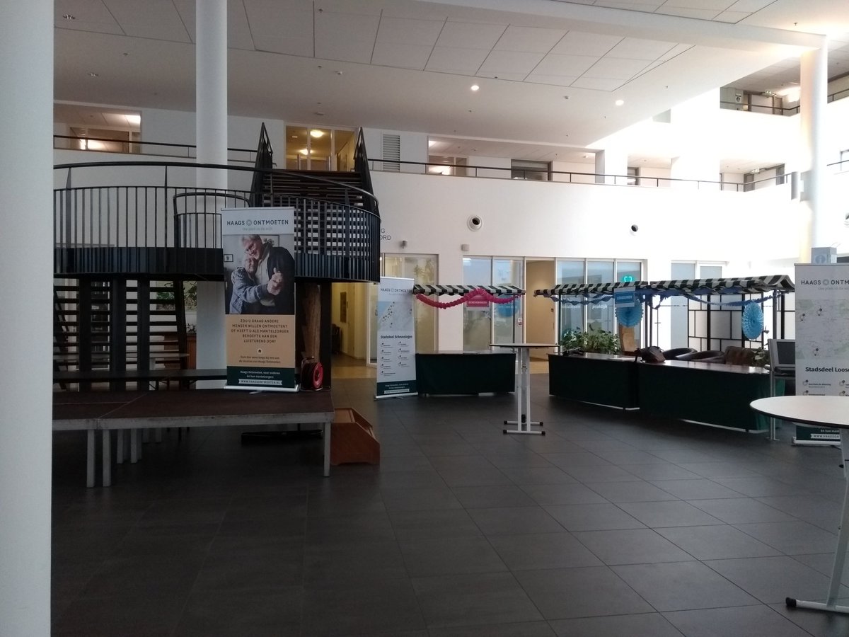 Voorbereiding informatieve bijeenkomst <a href="/HaagsOntmoeten/">Haags Ontmoeten</a>, met stadsdelen in gesprek rond marktkramen. Kom tussen 15.00-17.30 als je ouderen kunt verwijzen naar een voorliggende voorziening. Esperantostraat 12