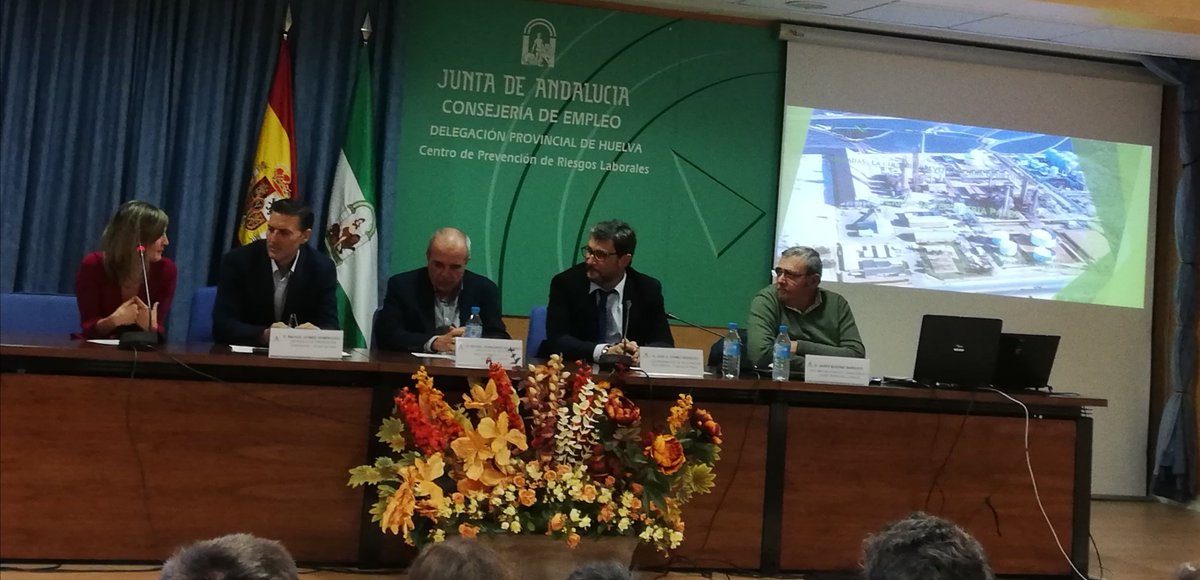 inrivas's tweet photo. Experiencias profesionales en Jornada técnica en Cultura preventiva.
Centro de PRL Huelva.
José Antonio Gómez Márquez y Rafael Gómez Domínguez de @grupofertiberia Rafael Fernández-Gil Bando de @Atlantic_Copper y Javier Bozzino de @Cepsa_ES https://t.co/2gxsaVnQ6b