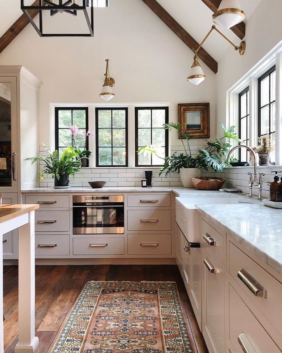 DulluVimal's tweet photo. The latest contemporary cabinetry is a simple and sophisticated option for transforming your kitchen into a modern space.
Lets design your contemporary kitchen with dreamztime
#kitchen #fittedkitchen #fittedfurniture #contemporarykitchen #modernkitchen #whitegloss #shakerdoor https://t.co/cKF5ncuXBK