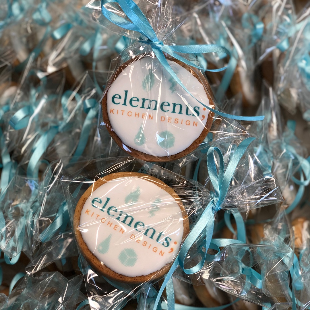 CustomCookieCo's tweet photo. Printed Biscuits for corporate clients. No order too big or too small.
Did you know we have no minimum order!
.
.
.
.
.
#customcookieco #customcookie #customisedcookies #personalisedcookies #brandedbiscuits #brandedcookies #cookies #biscuits #nominimumorder #welovetohelp #corp https://t.co/wTSWjQGfFk
