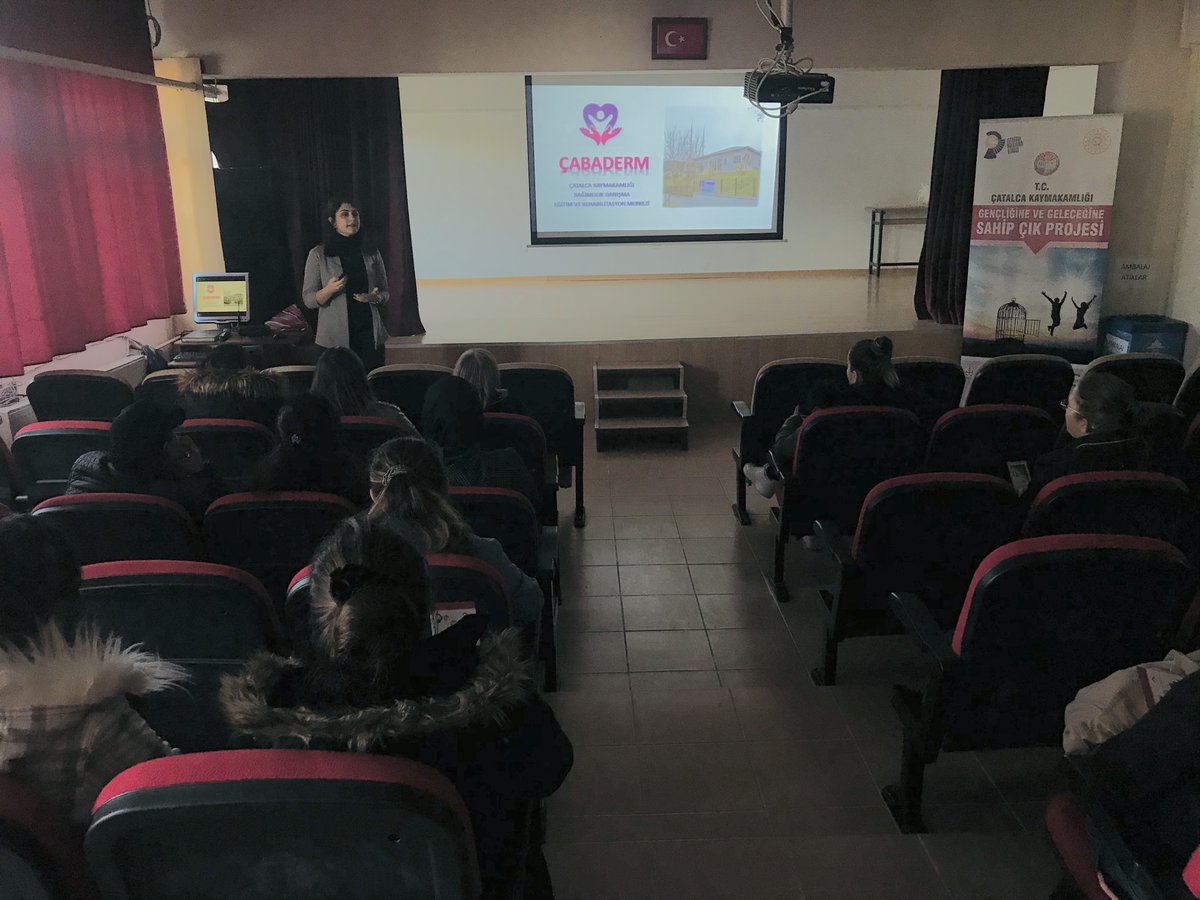 cabaderm's tweet photo. Çatalca Kaymakamlığı'nın yürüttüğü;İSTKA'nın desteklediği "Gençliğine ve Geleceğine Sahip Çık"projesinde görev alan Psk.Büşra GİRGİN ve Psk.Dan.Hande AKSOY;Ovayenice İlk/Ortaokulu'nda veli akademileri kapsamında "Teknoloji Bağımlılığı" konulu sunumlarıyla velilerle buluştu #istka https://t.co/4NEqJqgRyZ