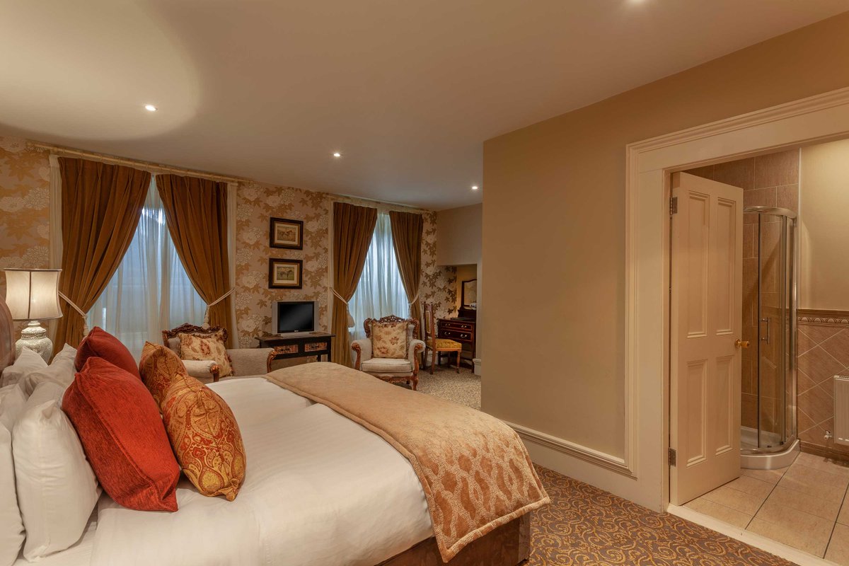 RomanticCastles's tweet image. Treat yourself to a luxurious break at one of our spectacular Castle Hotels. Each Castle has a beautiful variety of rooms, Visit our website for more information - romanticcastlesireland.com. #SpringBreaks #CastlesOfIreland #CastleHotels #Travelgram #InstaTravel