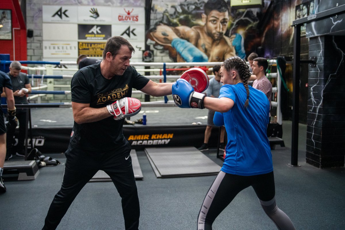 elliemaeob1's tweet image. Top session yesterday with @GallaghersGym ✅ #growing 🥊👊🏻❤️