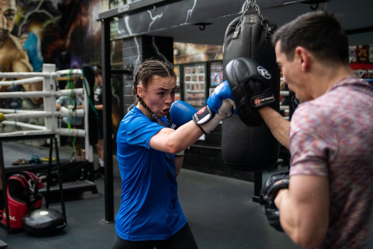 elliemaeob1's tweet image. Top session yesterday with @GallaghersGym ✅ #growing 🥊👊🏻❤️
