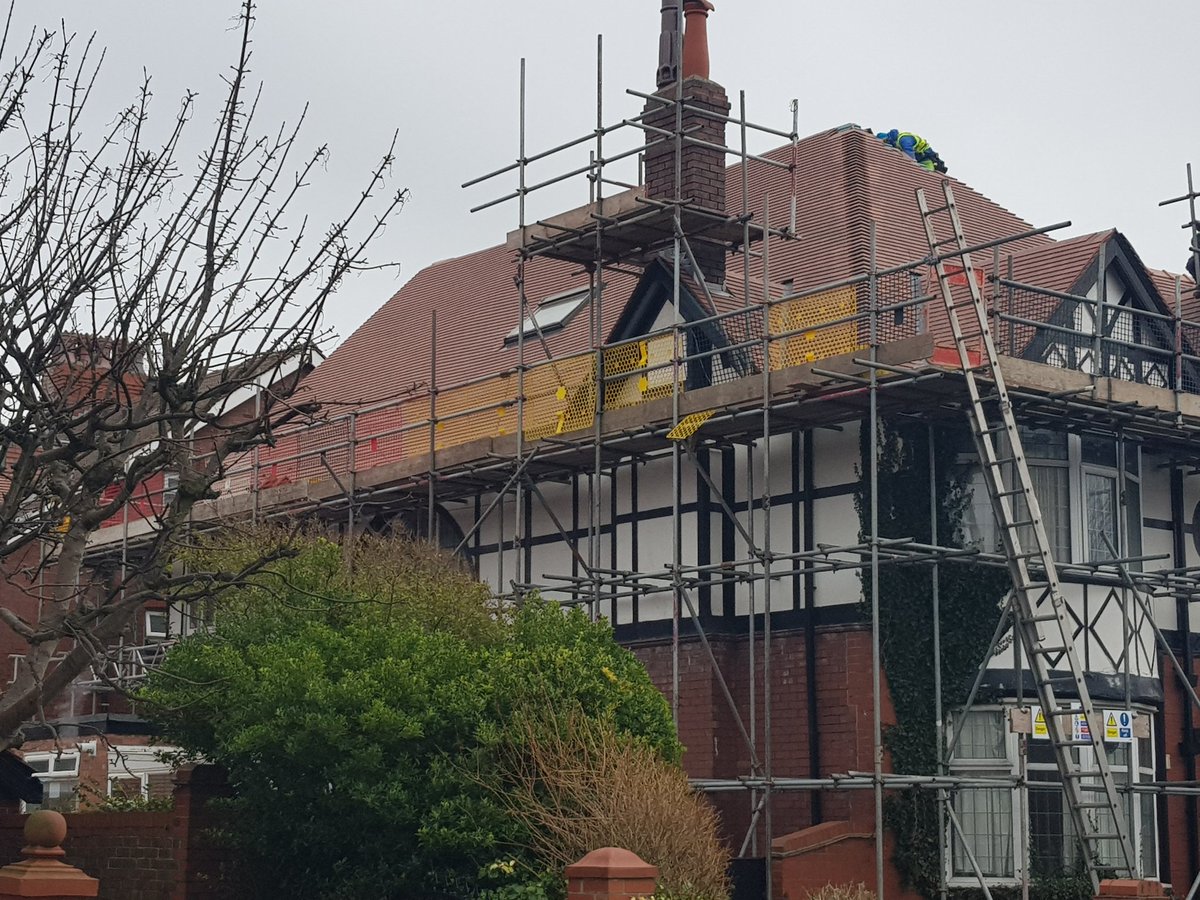 CraigrMps's tweet photo. Roof works coming on nicely in Blackpool, going to look great on completion👍 @muir_property @MuirGroupHA https://t.co/IQ7PiANQhQ