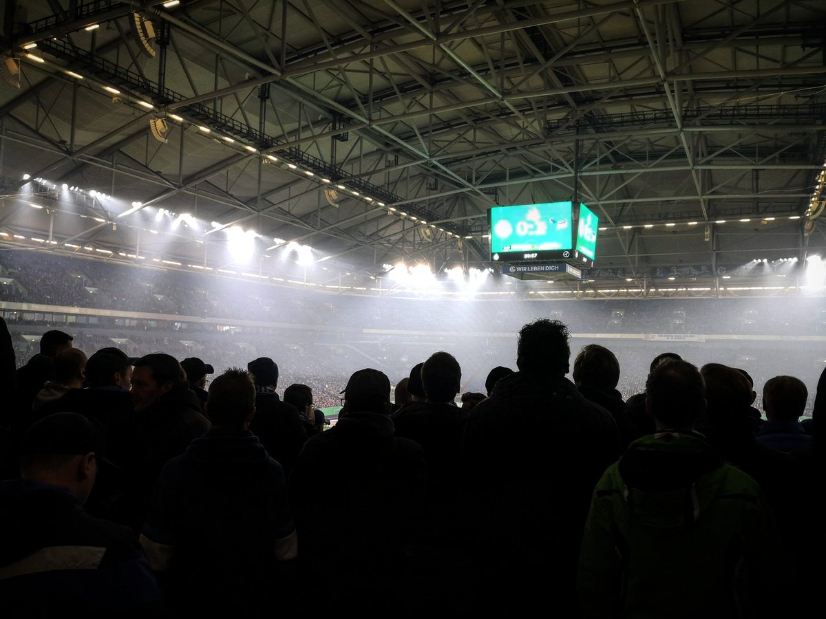 Fr3nk88's tweet photo. [1/2] FC Schalke 04 - Hertha BSC #dfbpokal #schher #s04 https://t.co/I8moZxzf91
