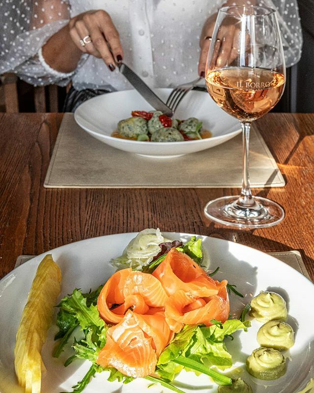 Date lunch at Tuscan Bistro and then off visiting the historic city center of #Florence.
​
​#ilborrotuscanbistro #firenze ift.tt/2STULmT