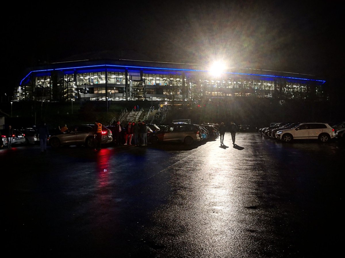 Fr3nk88's tweet photo. [2/2] FC Schalke 04 - Hertha BSC #dfbpokal #schher #s04 https://t.co/OkdLHUoCkO