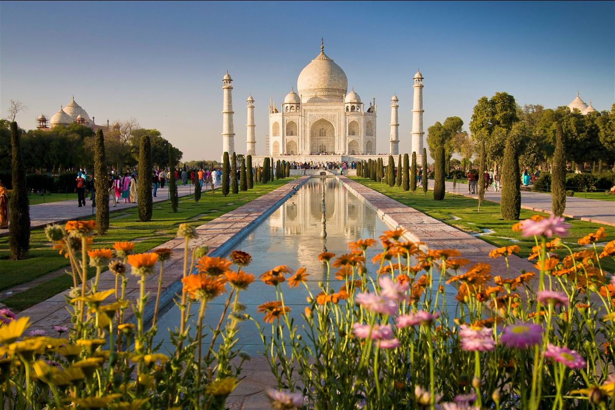 lonelyplanet's tweet photo. These iconic landmarks are the most Googled in the world �� https://t.co/4FNCRwT5w5 https://t.co/X10GKv6FjY
