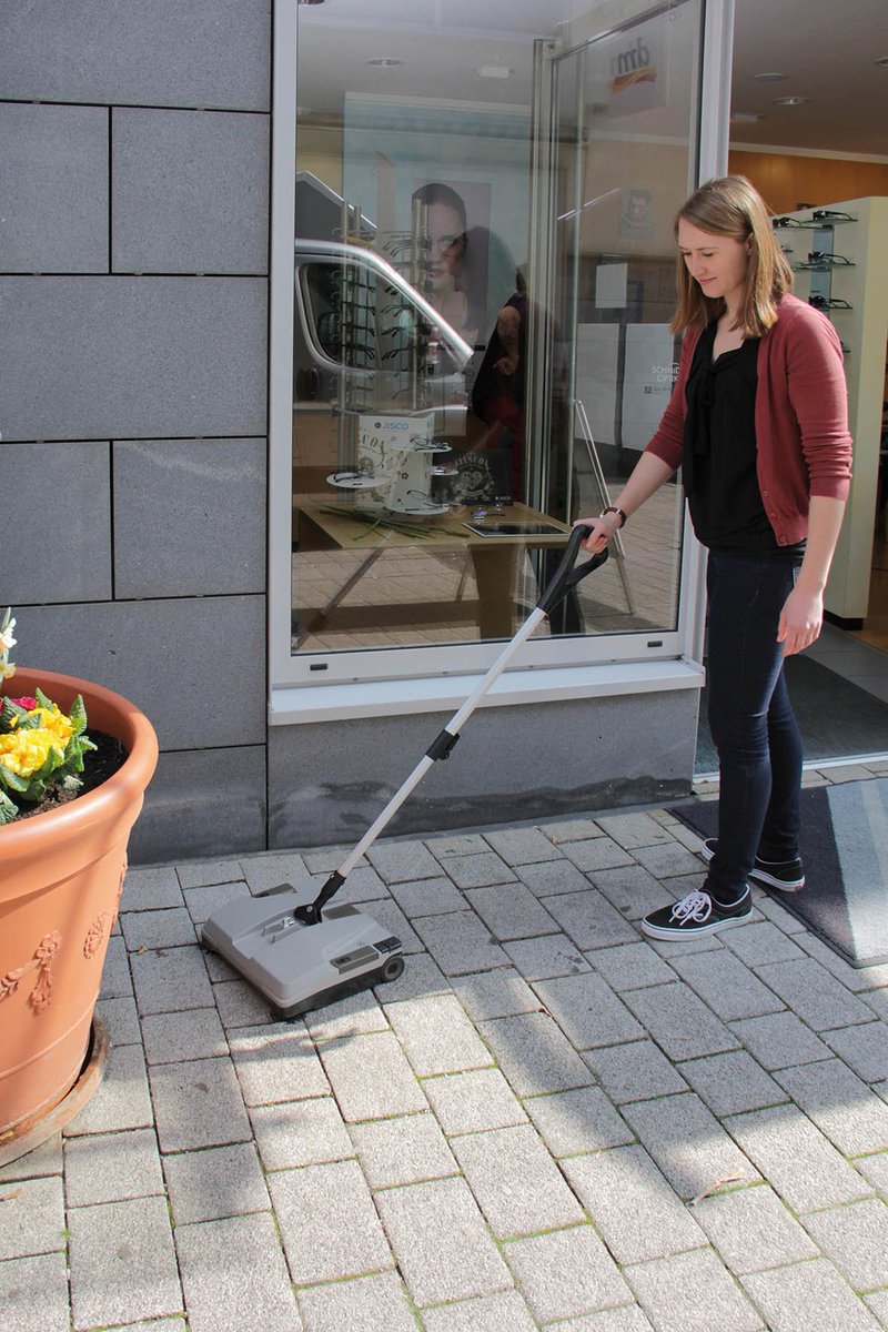 SPECIAL OFFER!

The CTM BSW 375 walk behind battery #sweeper is a powerful, #lightweight, portable #machine capable of #sweeping all hard and #carpeted #surfaces with ease. 

Grab yours now at a bargain price of £219 + VAT!

youtube.com/watch?v=ArMUi-…

Message now to reserve yours!