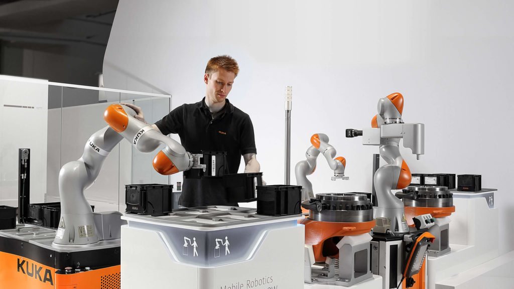 robot_hub's tweet photo. HR headaches to get relief from robots in manufacturing, says KUKA exec via @RoboticBusiness https://t.co/ToLc2WIw37 #collaborativerobots https://t.co/ZTnaXDA2Bb