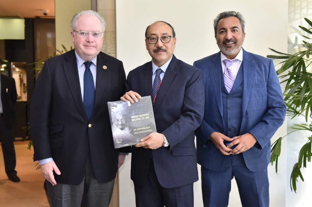 MEAIndia's tweet photo. Foreign Secretary @HarshShringla met US Congressional Delegation led by @RepBera Chairman House Foreign Affairs sub-Committee on Asia-Pacific &amp; @RepHolding, Member House Ways &amp; Means Committee &amp; co-Chairs of India Caucus &amp; discussed strengthening🇮🇳🇺🇸ties &amp; regional developments. https://t.co/PoswwjsSTU