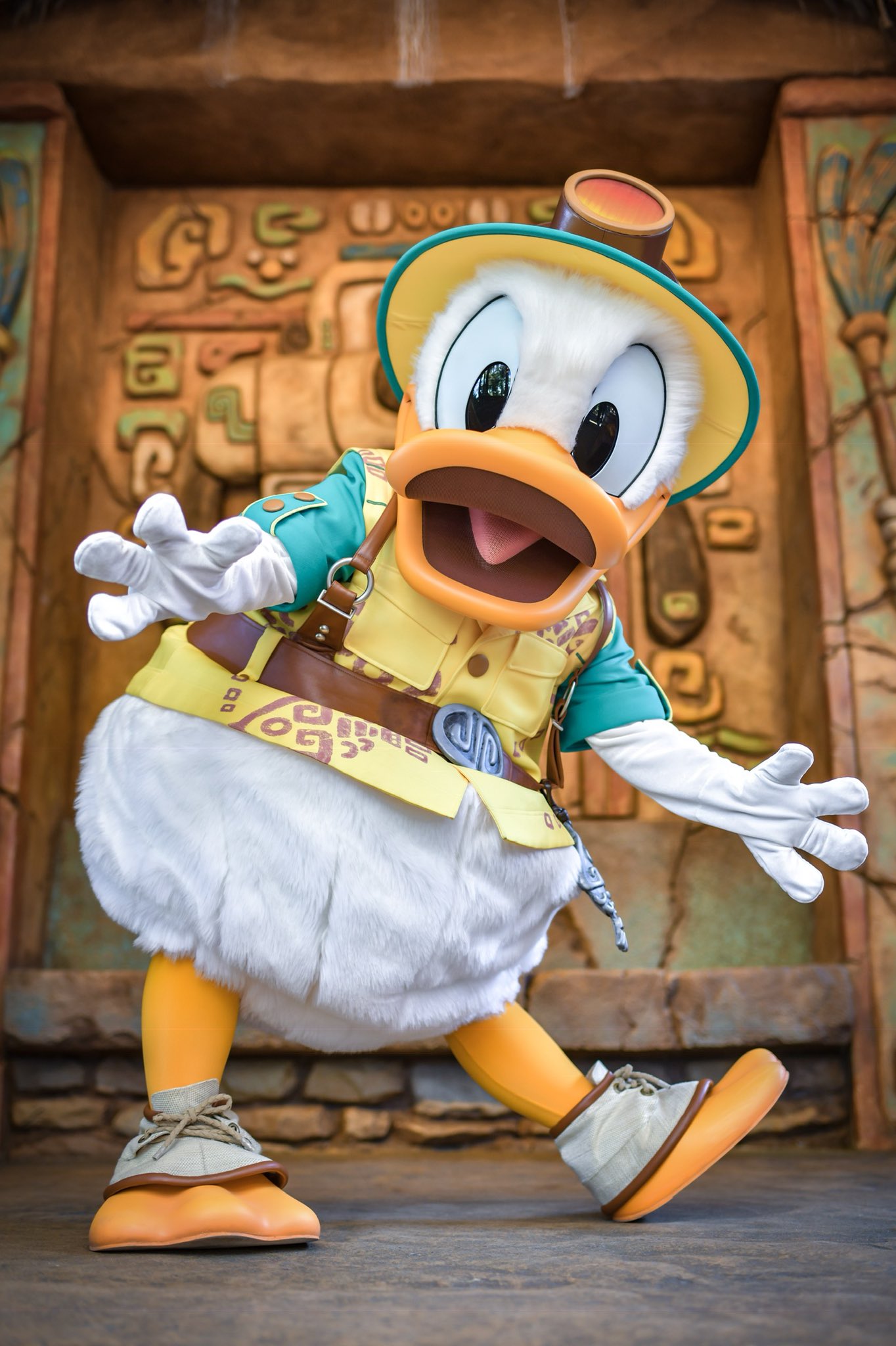 Mackey ドナルドのカッコいい写真撮るねって言ったんだけど コレなんのポーズだろ なんか ます おかだの ワォ 出た のギャグにしか見えない そしてどっちかっていうと可愛い寄り 笑 T Co Nx1lhzcpjy Twitter