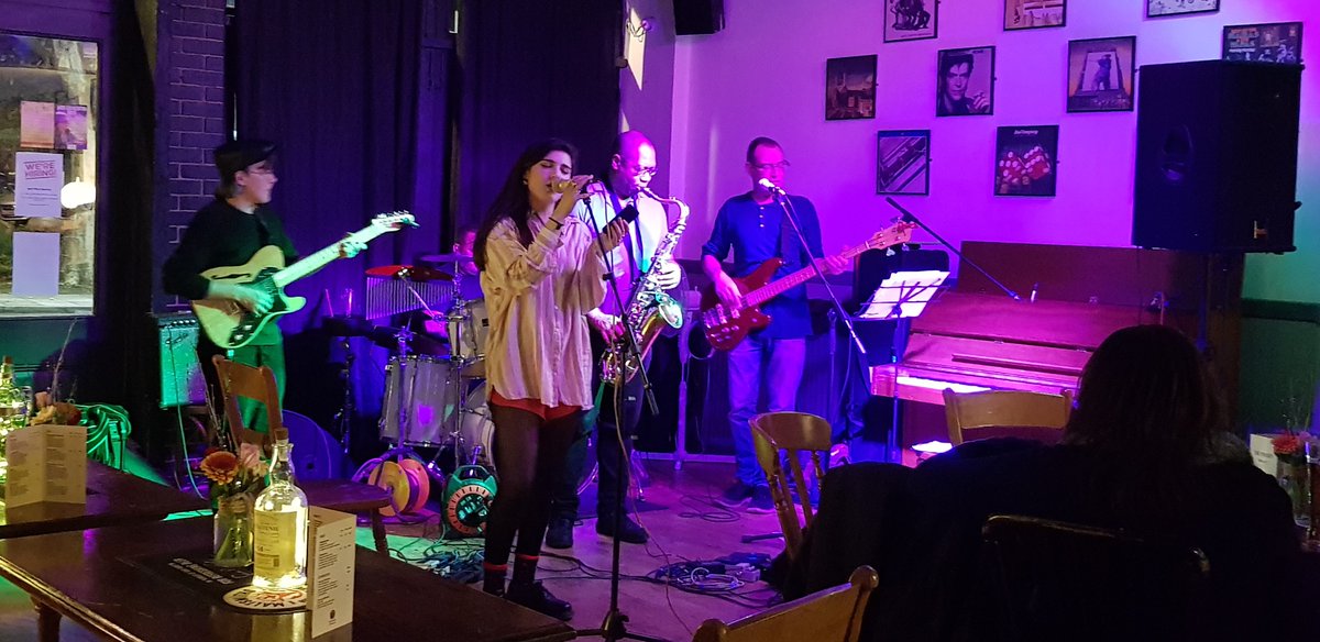 Calling all singers, songwriters, jammers, comedians and music lovers!  Make sure you don't miss an extra special #OpenMic at The Priory on FRIDAY 21st FEB!! 

Electro-acoustic guitar, Drums, Piano and amps available.

thepriorypubn8.com/livemusic