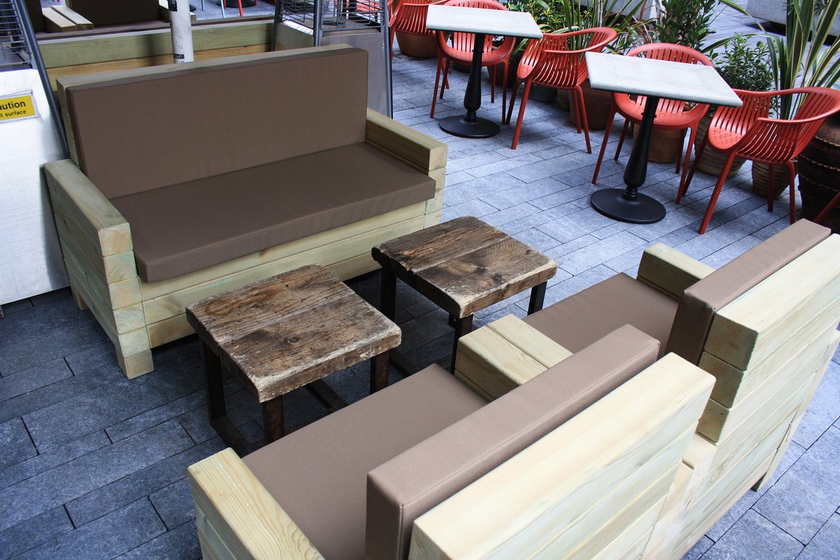AELsolutions's tweet photo. We’ve just completed this fantastic alfresco area for Spanish tapas restaurant Camino in London, with Staccato chairs, polymix tables and our factory made Bradfield arm chairs and sofa!
#SummerIsComing #AlfrescoDining #OutdoorFurniture #RestaurantFurniture #TerraceFurniture https://t.co/2VvIiPmRr5