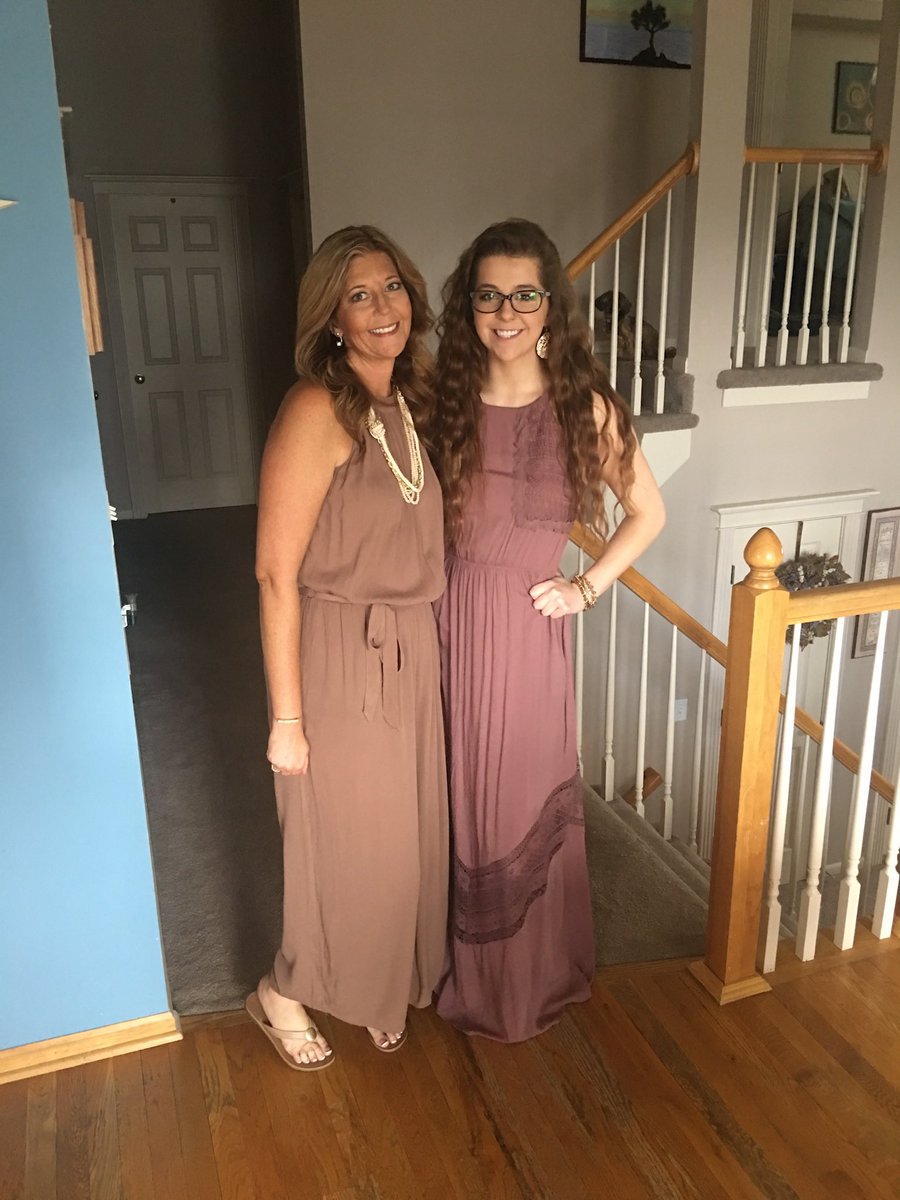 ChrisHaerich's tweet photo. Happiest of 21st Birthdays to this beauty! I am glad she chose me to be her mama! Love you @hannah_haerich https://t.co/35zaEh1umo