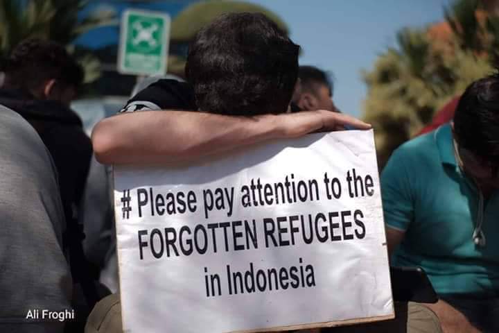 parast0M's tweet photo. @AJENews The refugees are forgotten in Indonesia, please be our voice and make the world know about our situation.
#Resettlement4RefugeesinIndonesia
#FairResettlementProcess https://t.co/Ok4vETXcAn