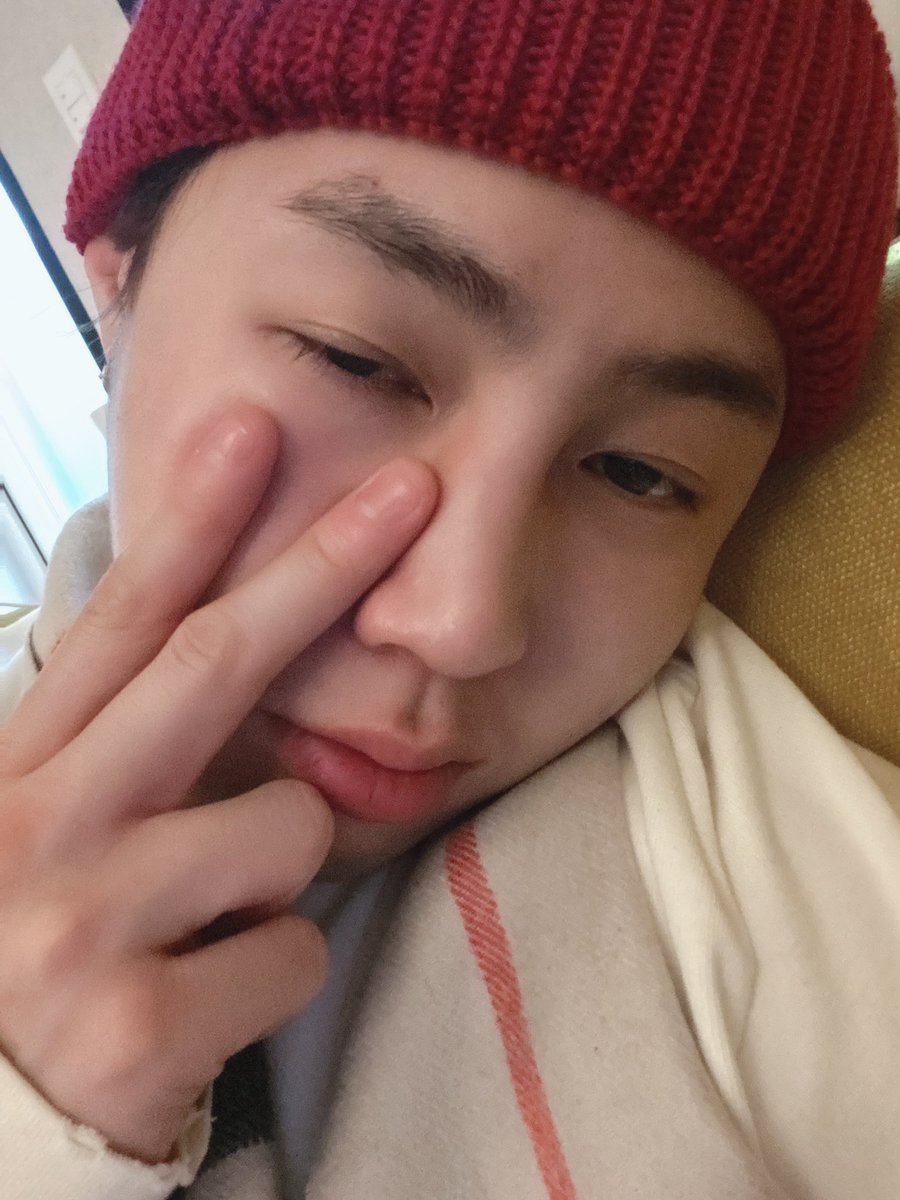 조금 지칠땐 쉬어가면서 해야지~ #하늘 여러분 들도 화이팅입니다 ㅎㅎ #하성운