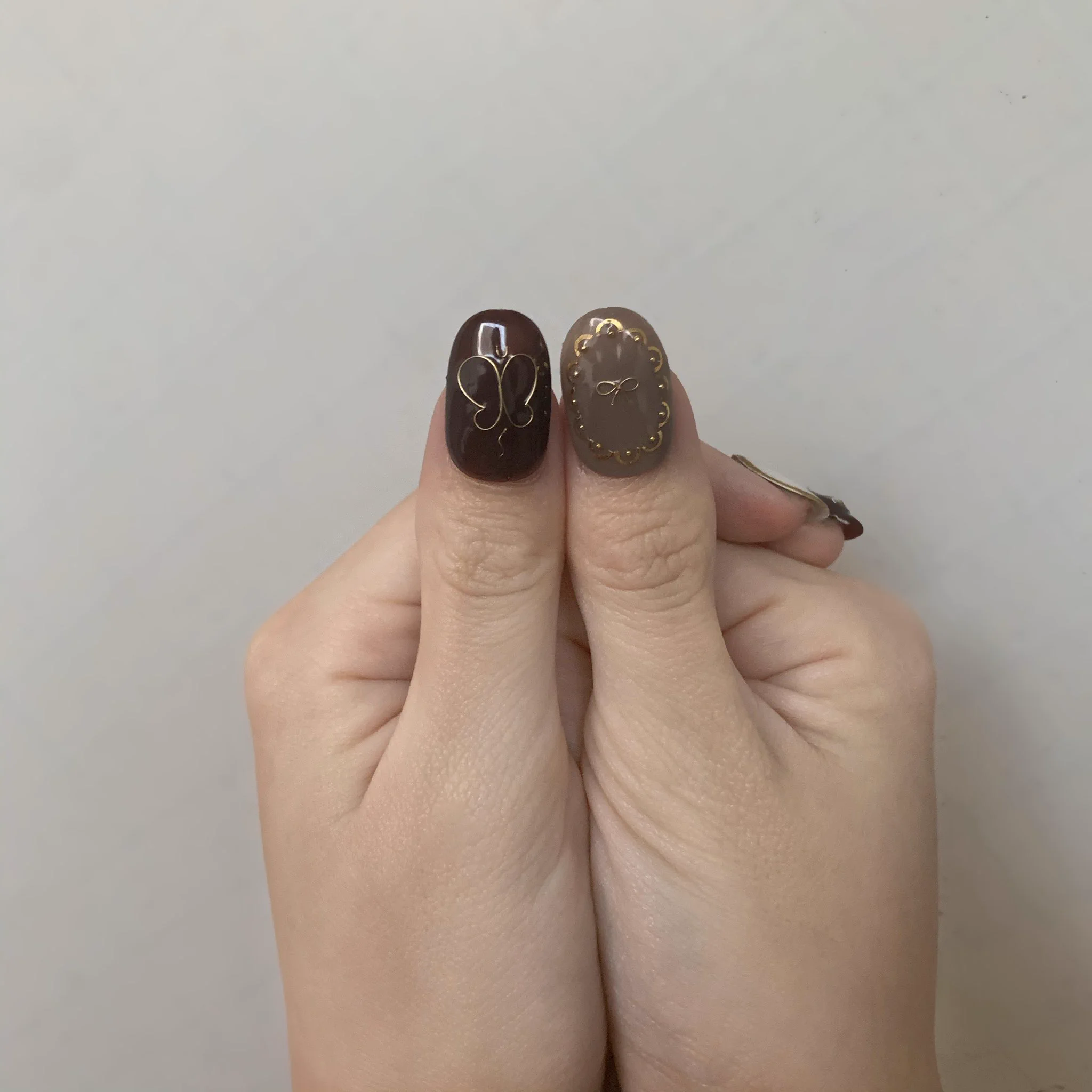 楽天の「粘着グミ」リムーバー無しで剥がせるし、 粘着力も抜群！！