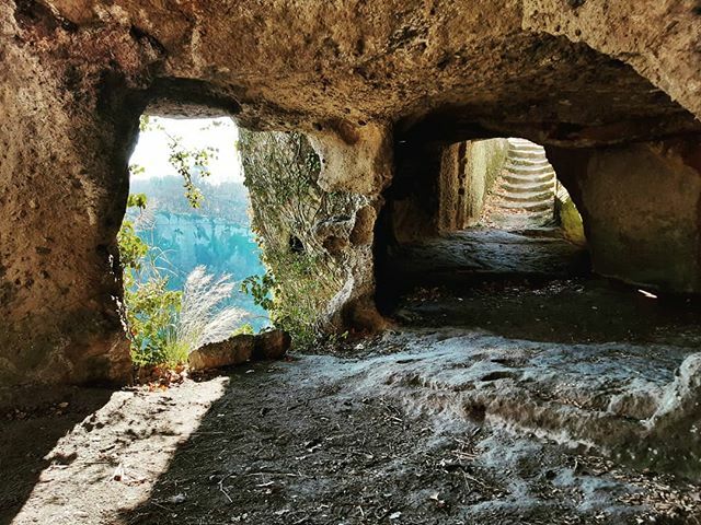 L'Etruria.
.
.
.
#tuscia #etruria #igersviterbo #igerslazio #italy #travel #nature #followme #followforfollow #picoftheday #amazing #archeology #nationalgeographic #storia #paesaggio #italia #visittuscia #viaggio #window #etruschi #corviano #passeggiata … ift.tt/38HTeXS