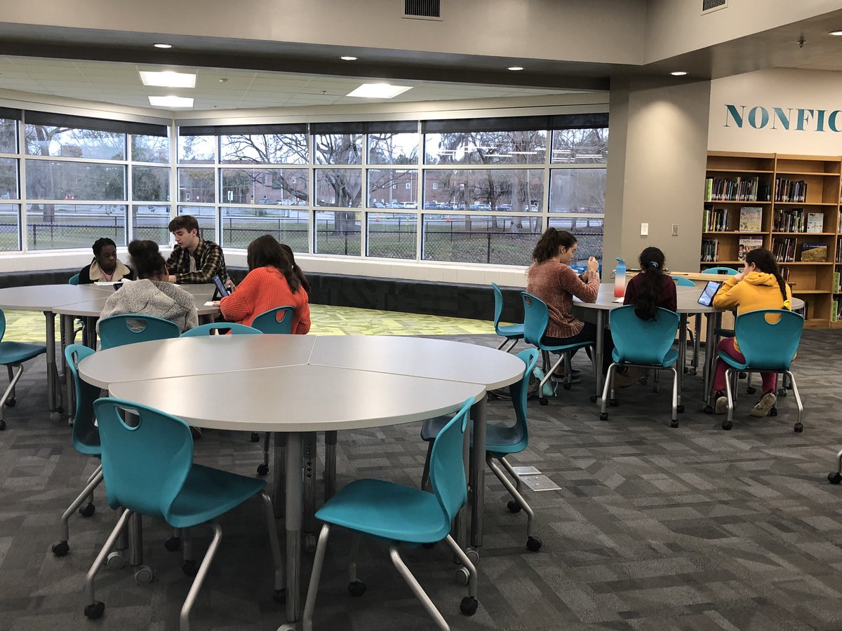 MBE_Seahawks's tweet photo. MBHS students tutoring MBE students in the Learning Commons this morning 💚💛 #HCSLibraryMedia https://t.co/959vysunvR