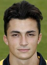 Hola, buenas tardes quisiera presentarme para el unifut. Me llamo Larry Newman, soy DF, tengo 17 años, soy uruguayo, busco club. Muchas gracias.