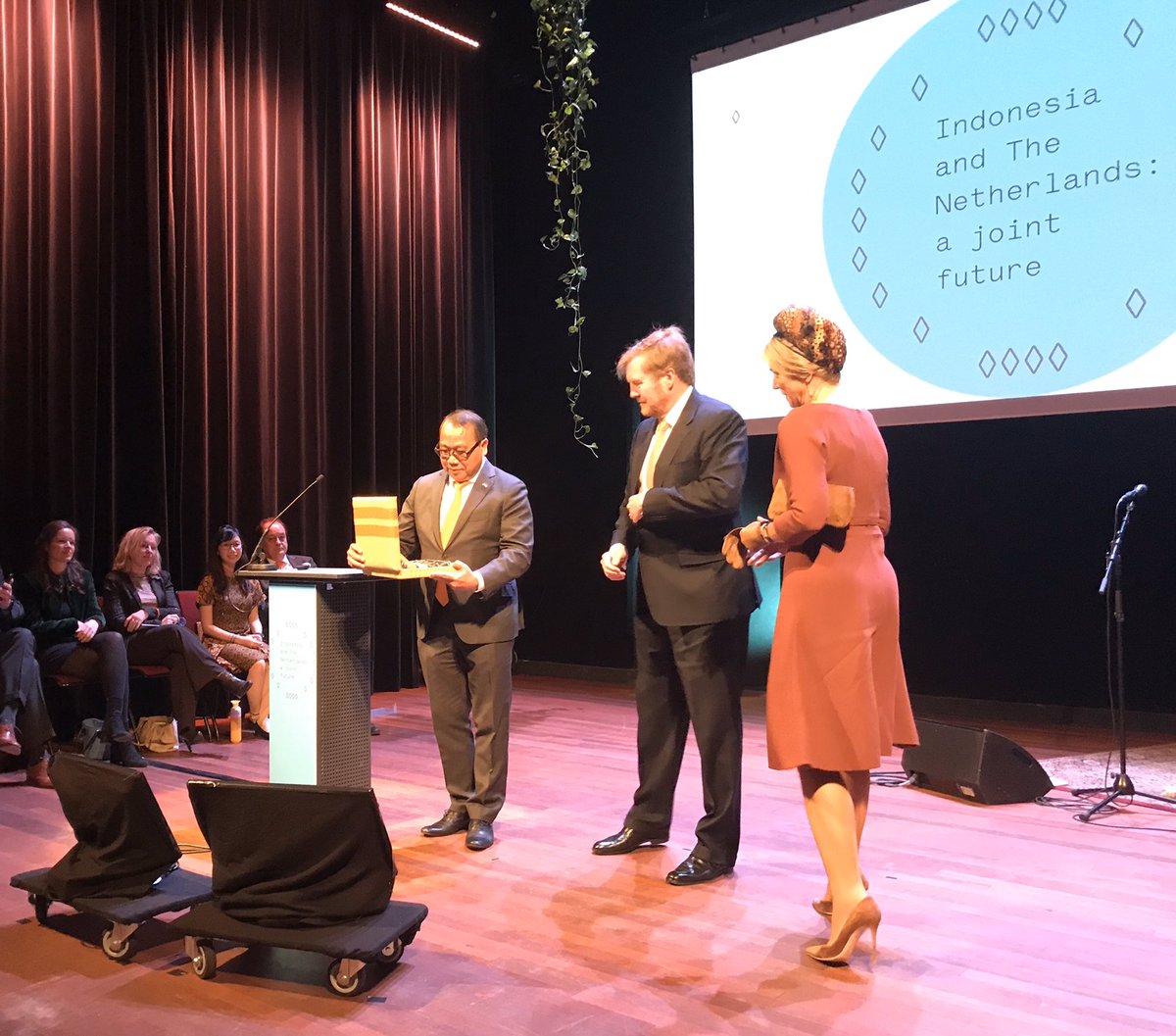 arjenuijterlind's tweet photo. “Indonesia and the Netherlands, a joint future”: today’s seminar in the run-up to Dutch state visit to Indonesia in March, highlights collaborations in arts & culture, how to deal w/ history, opportunities for circular economy, & knowledge diplomacy. 🇳🇱🇮🇩@DutchCulture @DutchMFA https://t.co/EUxKcEhN6U