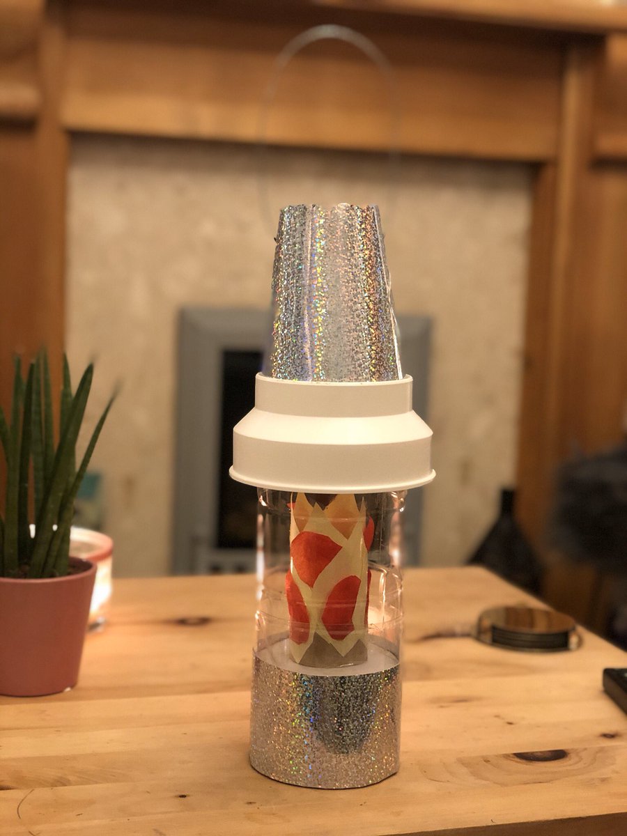 RhiCTMmind's tweet photo. #mindfulmoments #afternooncraft #taketimeout #withthekids #davylamp #creativefun https://t.co/28dhWAUo7F