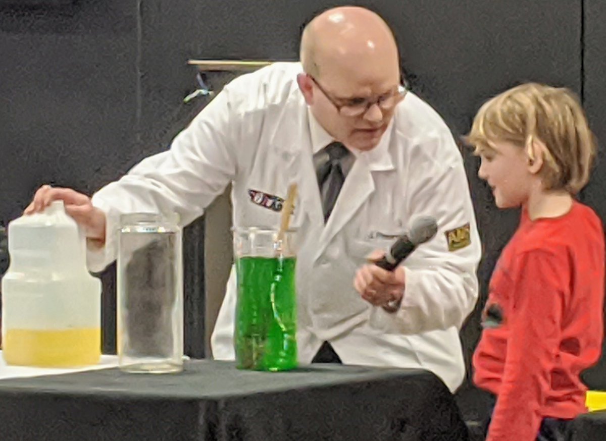 JillScheid's tweet photo. ABC Weather Lab visited Washington today! Students learned a lot about weather and had fun with their interactive experiments. https://t.co/fN1DMDZ9Cb