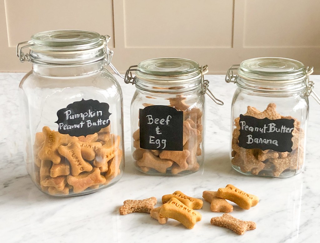TruepennyTable's tweet photo. Treat Your Dog to Homemade Dog Biscuits https://t.co/ZH4QwSsTrY https://t.co/TL7SZkGnyh