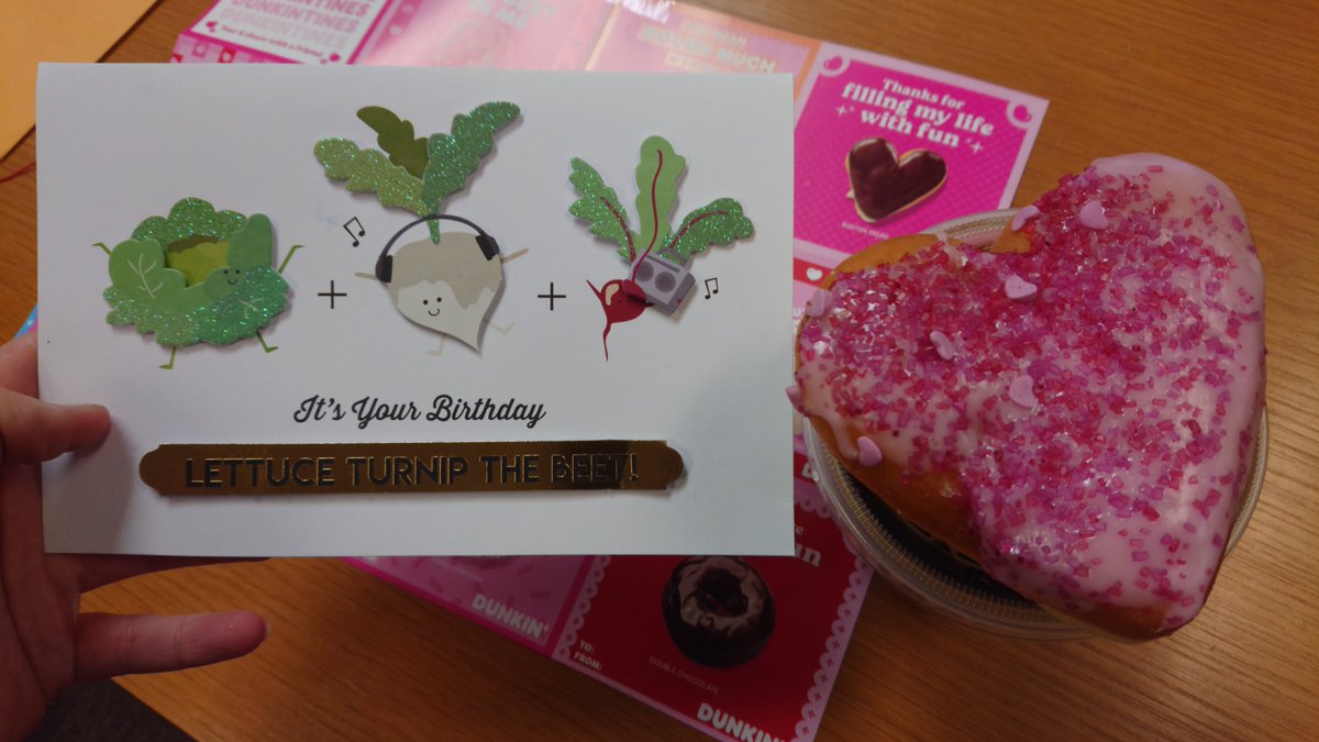 CarlaLAtkinson's tweet photo. My lab knows what I need on my birthday! A punny card, caffeine, and sugar. Thank you!!  :) #TeamMussel #fun @irene1sanchez @_ghop @ErydayIMusselin @bcvanee https://t.co/eYT8G0NfL7
