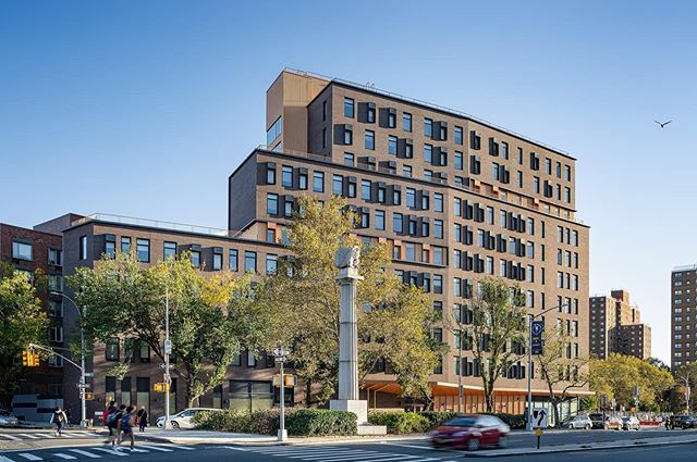 alex_severin's tweet photo. Tres Puentes, a recently completed, fully affordable senior residence in the South Bronx neighborhood of Mott Haven. The project adds two wings to an existing affordable senior building, creating a variety of new indoor and outdoor amenity spaces throughout the complex. 
Des… https://t.co/WlZ72VBEAQ