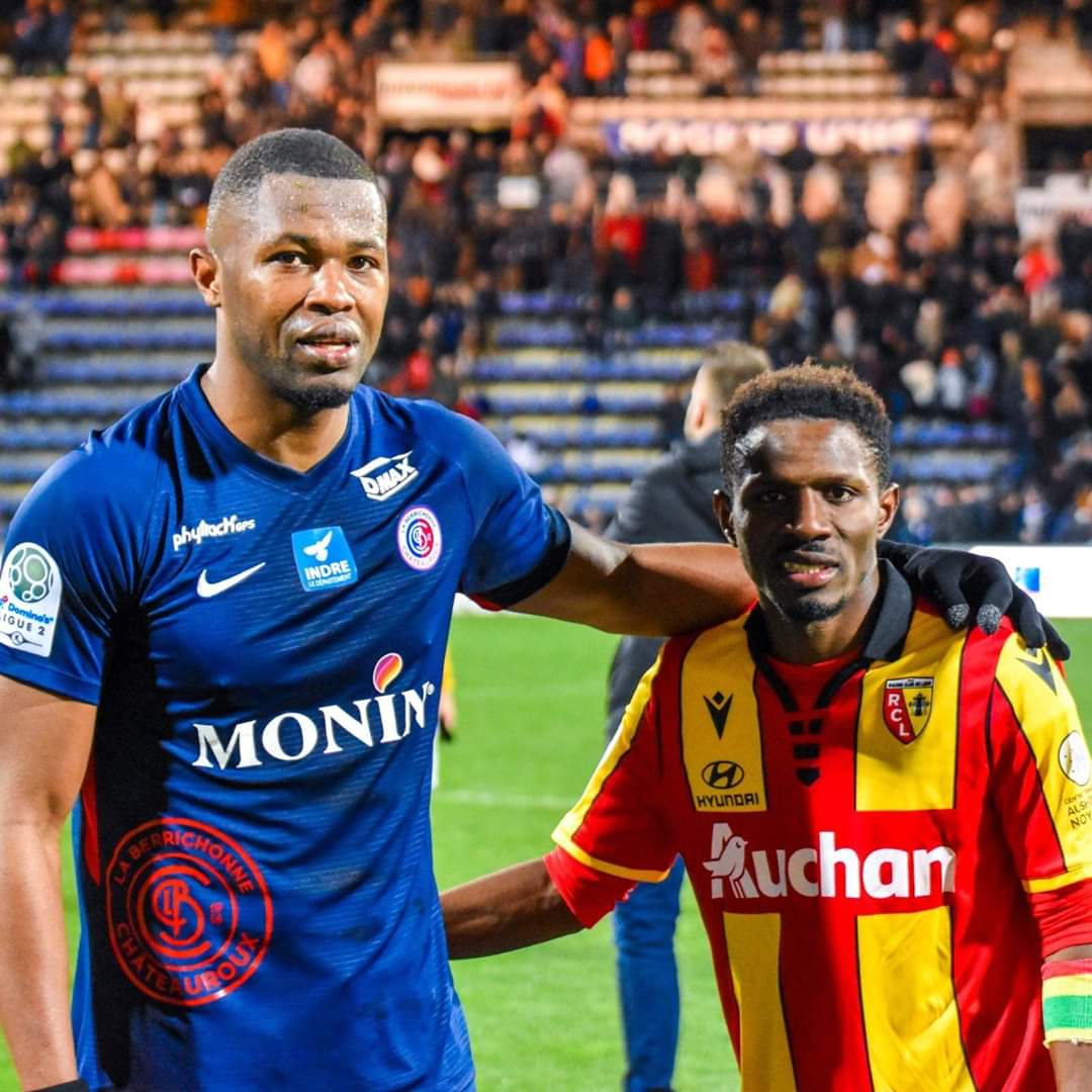 footinsidegn's tweet photo. From Guinea 🇬🇳
224 Represent 🤜🤛
Sekou Condé &amp; Jules Keita https://t.co/HKFHUgoxnr