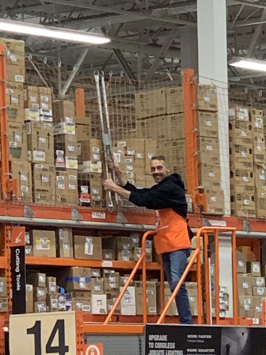 Tom from the Pro Desk closing the overhead netting! Way to keep the department safe! #safetyispersonal <a href="/AdamSee107792/">Adam See</a> @XKerrigan <a href="/michael_chirco/">Michael Chirco</a> <a href="/LakeThd/">Lake Orion THD</a> <a href="/LakeOrionTHD/">Lake Orion THD</a>