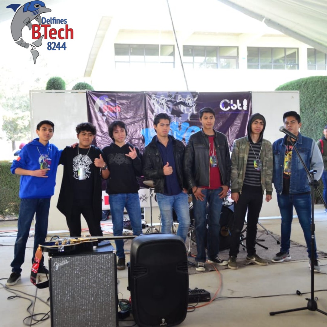 8244Cbtech's tweet photo. ¡Love Fest Delfín vol.1!❤🐬

En este gran evento participaron aproximadamente 2500 estudiantes , los cuales  disfrutaron de una gran kermes al estilo mexicano que culminó con un concierto de la banda "La Resaca"

¡Juntos somos fuertes, juntos somos Delfines CBTech! ❤🐬
#First https://t.co/FuevaYtaY7