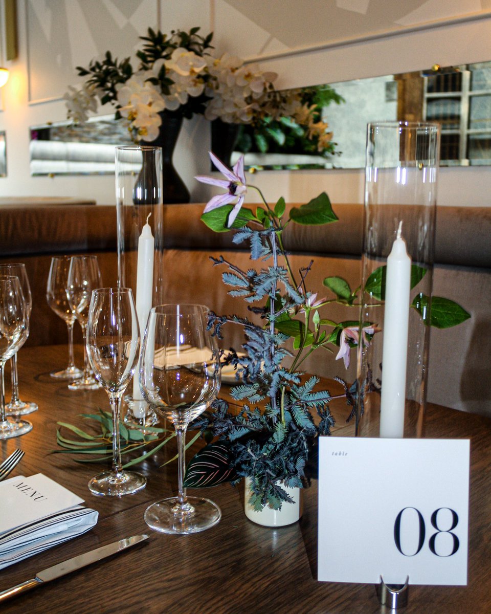TheSassafraz's tweet photo. minimalistic vibes🌿

For more information on Sassafraz private events, please visit our website✨

#flowers #privateparty #privatevent #floralarrangement #wedding #downtowntoronto  #party #fun #drinks #yorkville #sassafraz https://t.co/mqkGMYpUto