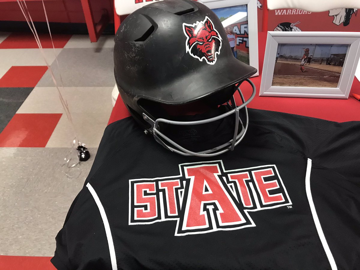 mattschwartztv's tweet photo. A pair of Westside softball teammates and twin sisters will continue their careers at the next level together. 

Paige and Elizabeth Cox are staying home as they signed with Arkansas State softball this morning.

Hear from them tonight on @Region8News @AStateCSoftball https://t.co/yhDgPKxgmp