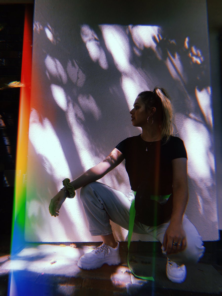 gabiduplessis's tweet photo. Studio attire 🤮🥀 https://t.co/CLmjsbhMF4 https://t.co/6NwP88HuKn
