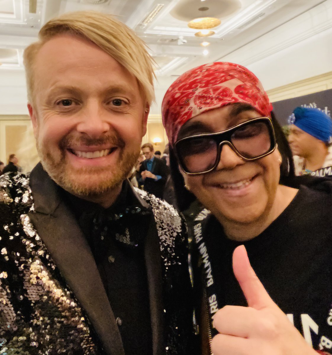 mikeshiva's tweet photo. MIT ROSS ANTONY 

#mikeshiva #mike #shiva #mikeshivatv #dasechteshiva #prominews #vip #promiflash #shivatv #tv #tvshow #telezueri #klatschundtratsch #shivalivetv #love #liebe #prognosen #style #lifestyle https://t.co/oLfPv5ksF1