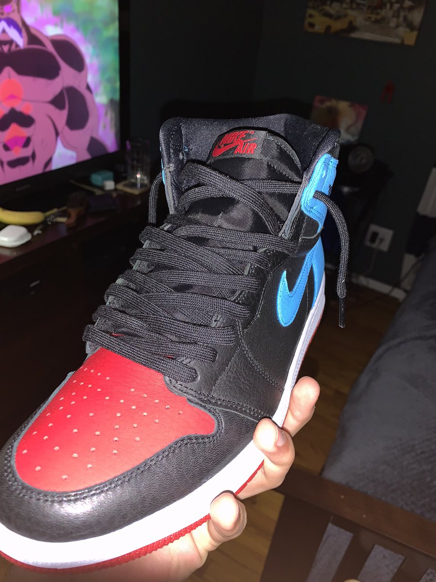 JTVibe_'s tweet photo. Guess what came in the mail today? The leather quality on these are TOO CRISP 🤧😌 #UNCtoCHI #Jordan1 @snkr_twitr @sockjig https://t.co/VQubT9nGAp