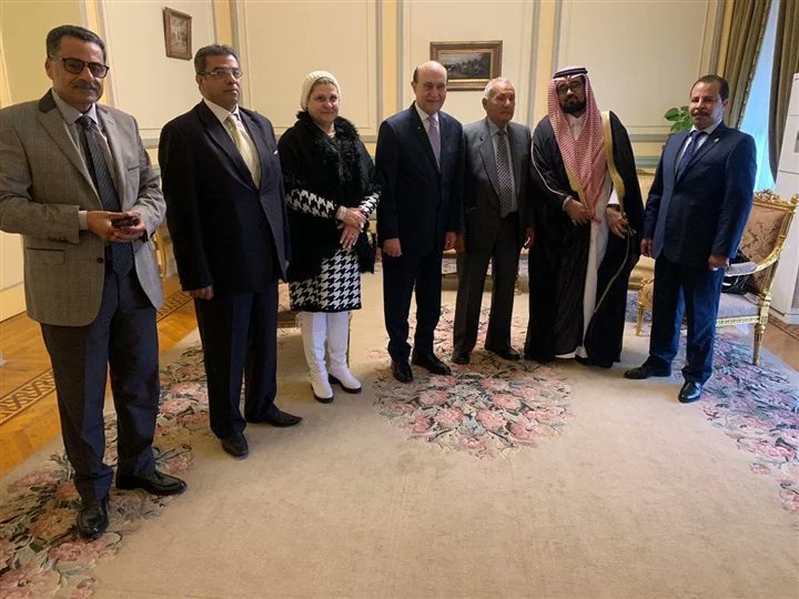 MohabMameesh's tweet photo. قرر الاتحاد العربي للتزوير والتزييف التابع لمجلس الوحدة الافتصادية العربية، اختياري رئيسا فخريا للاتحاد.
وشرفت بحصولى على درع جائزة النزاهة العربية لعام ٢٠٢٠ والتي تهدى لأبرز الشخصيات العربية في العالم العربي لما تقدمه في سبيل العمل العربي المشترك.
#تحيا_مصر
#مصر_تبني_مستقبلها 🇪🇬 https://t.co/HGU28KBehf