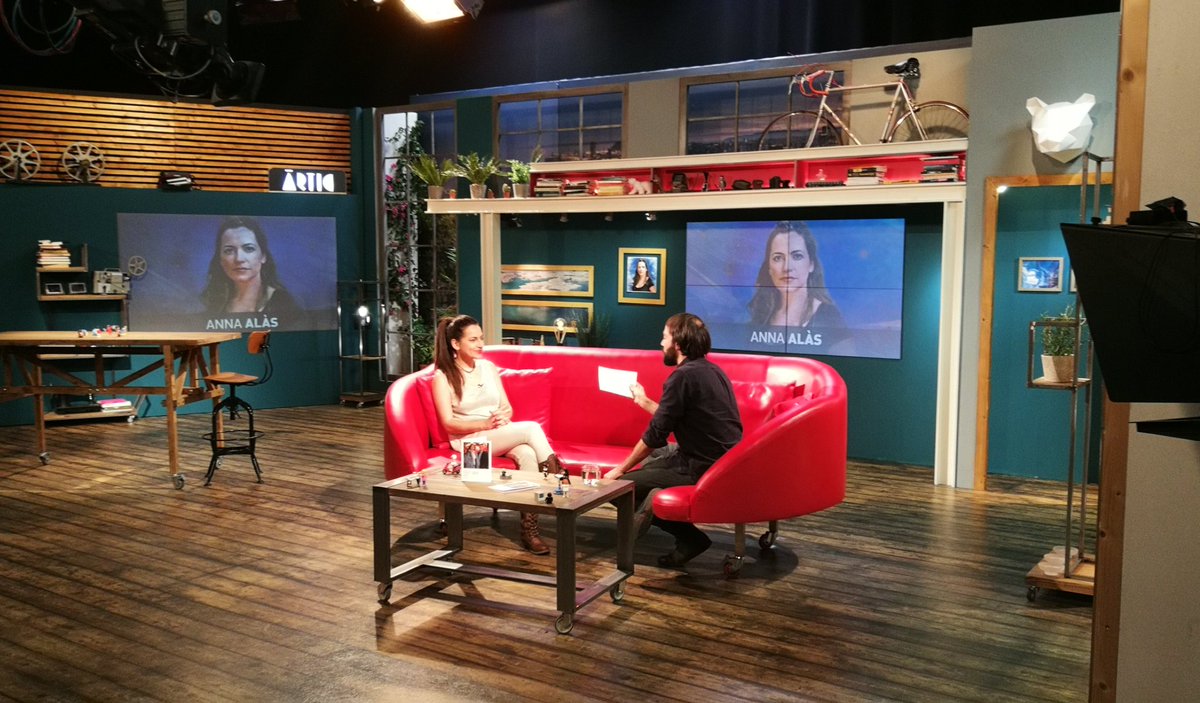 Seedmusic_eu's tweet photo. 📺 Aquesta nit podreu veure l'entrevista d'@Artic_btv a la mezzo @annaalasijove. Sobre la presentació del disc #Legacy #SEED006 (Premi #Millordisc de Clàssica 2019), la participació a l'òpera 'Diàlegs de Tirant e Carmesina', cantar @JoanMagrane i molt més!
🔴 21.30h a @beteve https://t.co/02uRAkRZnZ