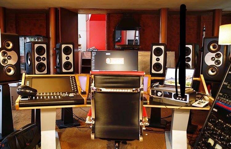 barefoot minimain12 studio monitor