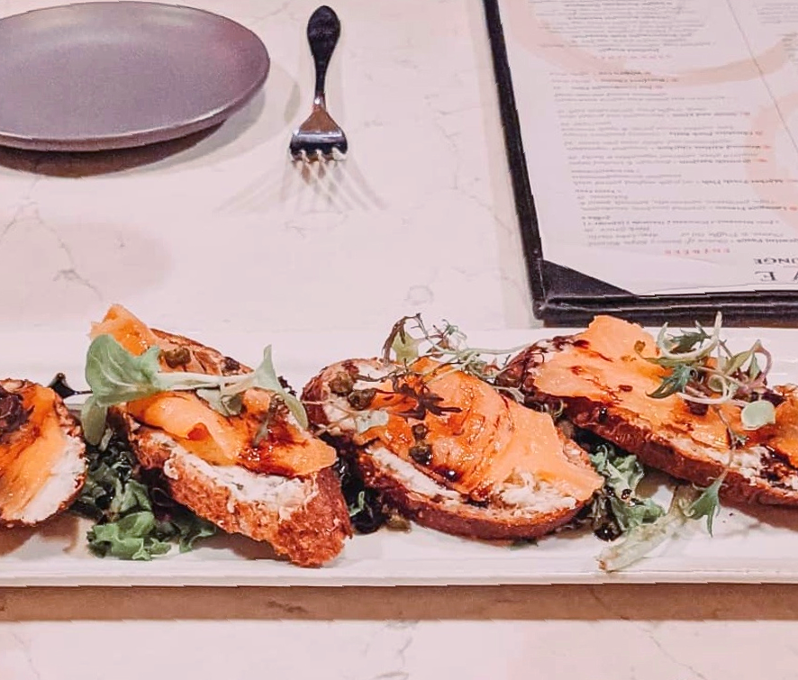 AmericanReserve's tweet photo. Start your meal off right at Reserve with a shareable plate of delectable Smoked Salmon Crostini. #DineReserve #DowntownKansasCity
Photo: IG simplylynnblogxo https://t.co/07B8yAG8Wb