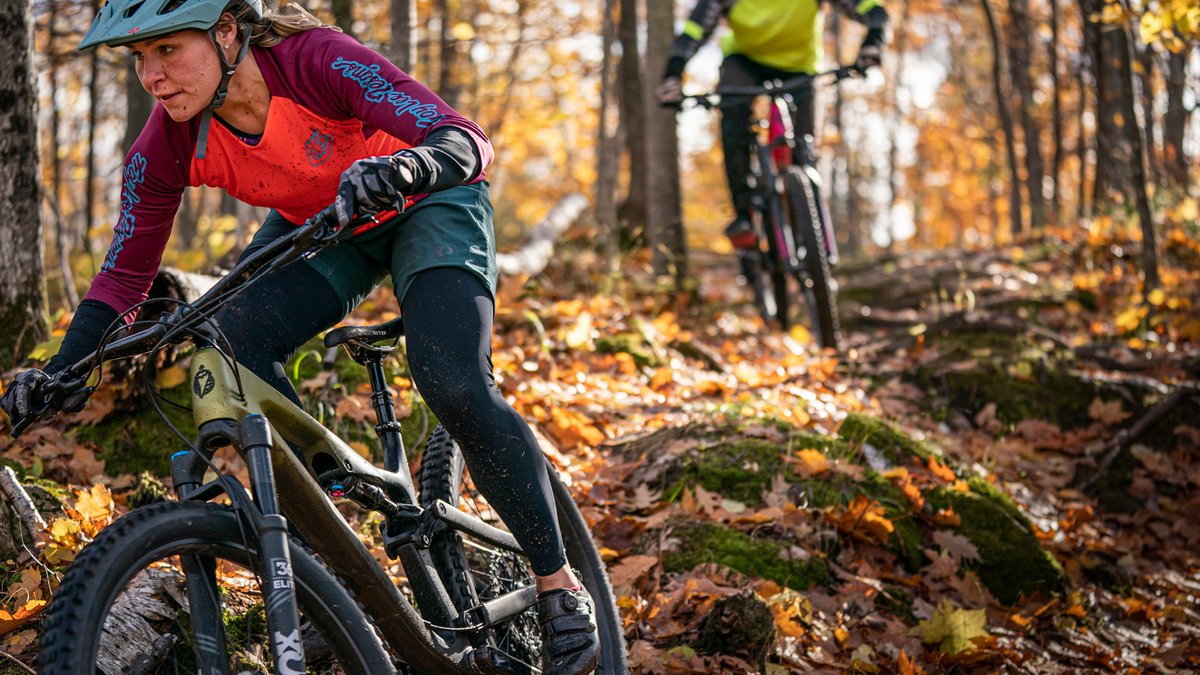 salsacycles's tweet photo. Rustler puts the focus on flow and fun.

https://t.co/F9fYYooauA

#SalsaCycles #AdventureByBike #splitpivot #salsarustler #ladyshred https://t.co/jxiXRRQVb6