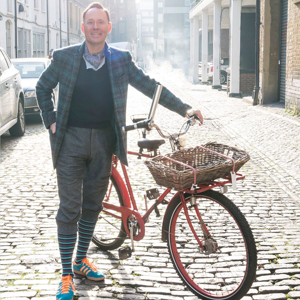 dashingtweeds's tweet image. The shape of my breeches creates a slight ruching on the front of the knee allowing for great comfort, I pair them with long Gallo socks and I feel that the look imparts a sense of adventure, a sort of cross between Tintin and Tim Roth as a deadly fop.
 #plus4s #cyclestyle
